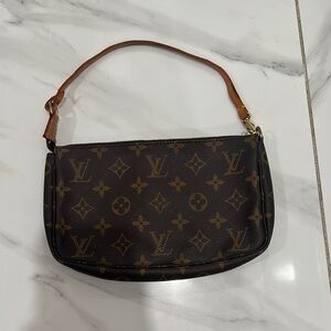 Louis Vuitton pochette